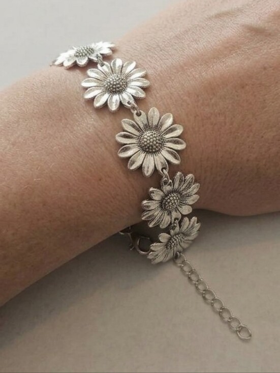 Jewelry - NWT Silver Sunflower Link Bracelet Bohemian Retro 70s Feminine Flower Preppy